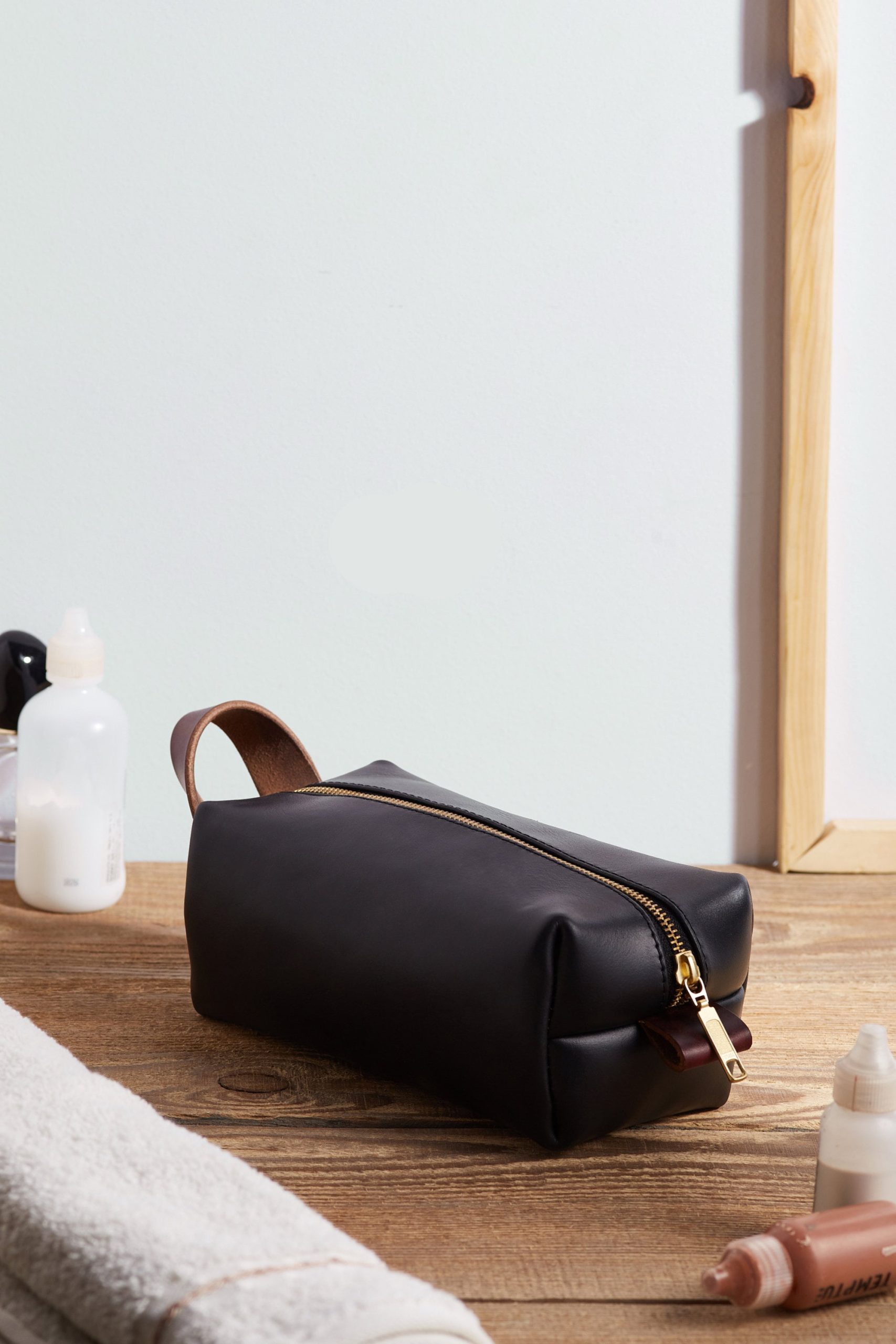 Horween Black Chromexcel Leather Dopp Kit Bag / Horween Black Chromexcel Leather Dopp Kit Bag /