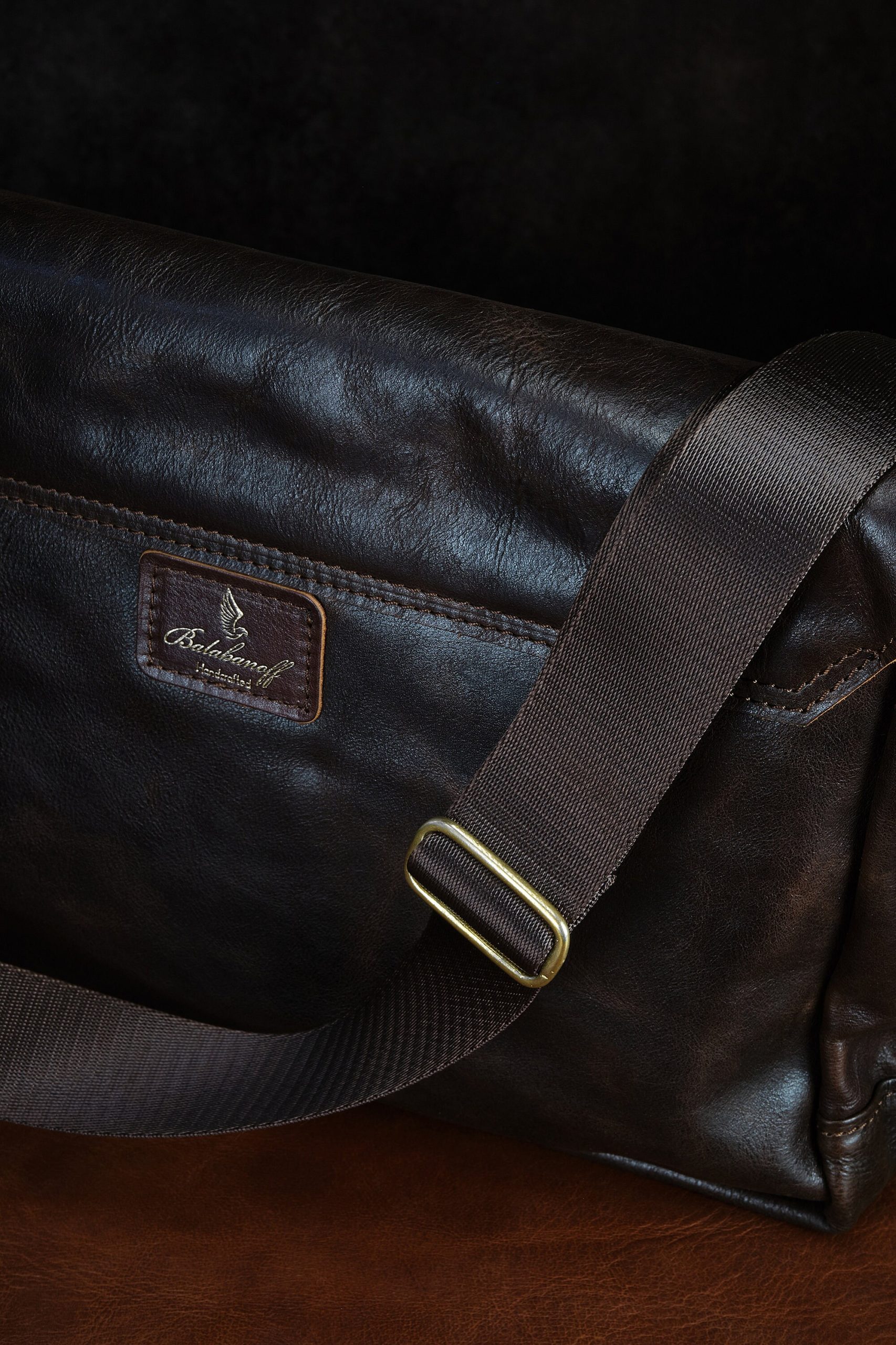 Personalized Brown Leather Laptop Messenger Bag: Full Grain Personalized Brown Leather Laptop Messenger Bag: Full Grain